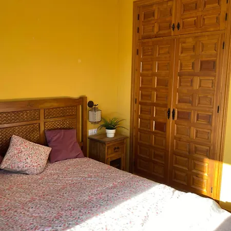 Tres Navios En El Mar De 10 Con Bano Individual Precios Web *