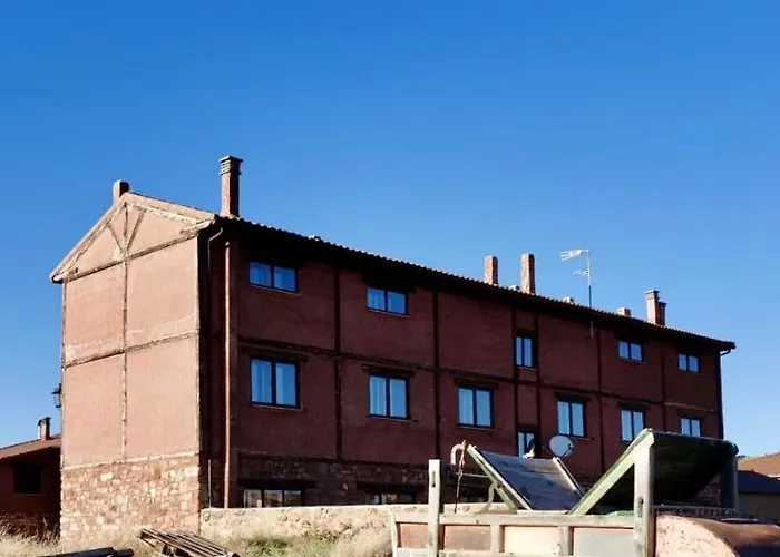 Tres Navios En El Mar De 10 Con Bano Individual Precios Web * Montejo de Tiermes