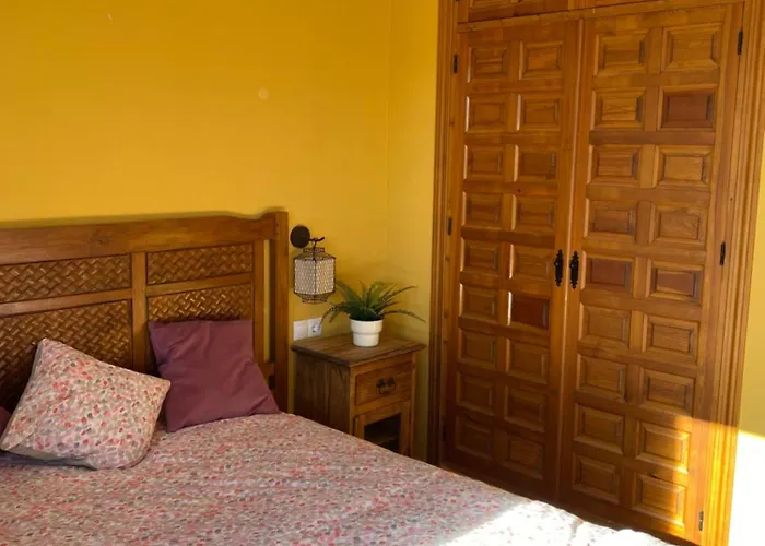 Tres Navios En El Mar De 10 Con Bano Individual Precios Web *