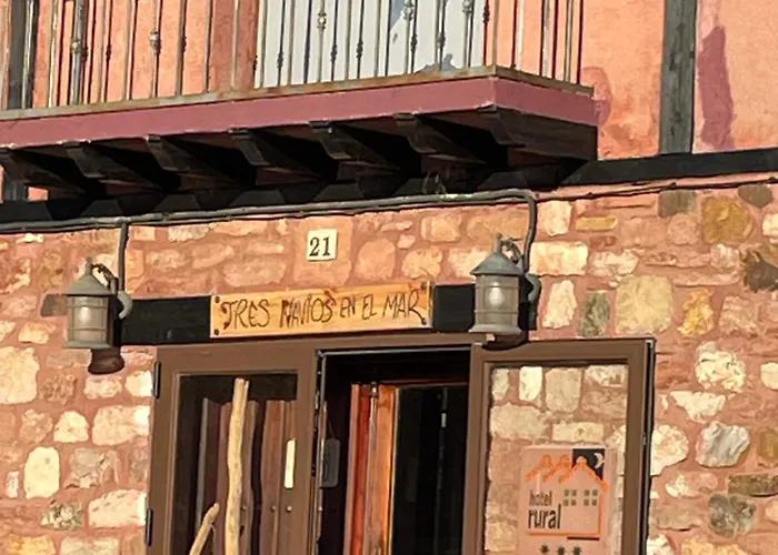 Tres Navios En El Mar De 10 Con Bano Individual Precios Web